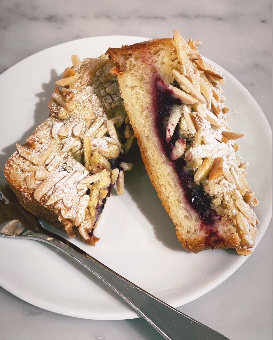 Tartine Brioche Cassis Amandes